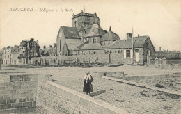 CPA Barfleur-L'église Et Le Môle     L3902 - Barfleur