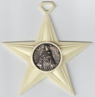Étoile En Plastique Avec Médaille N. D. De Hal P. P. N. En Son Centre - Other & Unclassified