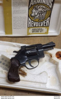 Revolver Alarme  Arminius HW1G E En 9 Mm Avec Sa Boite Et Notice D'origines Et 10 Cartouche Blanc, Poivres - Armi Da Collezione
