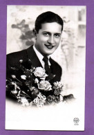 (RECTO / VERSO) JEUNE HOMME AVEC FLEURS POUR LA SAINTE CATHERINE - FORMAT CPA - St. Catherine