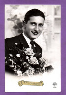 (RECTO / VERSO) JEUNE HOMME AVEC FLEURS POUR LA SAINTE CATHERINE - FORMAT CPA - 75 - St. Catherine