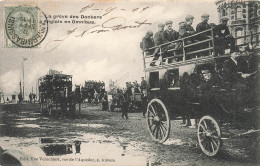 GREVES - La Grève Des Dockers - Anglais En Omnibus - Edit. Vve Verachtert - Véhicule Bondé - Carte Postale Ancienne - Streiks