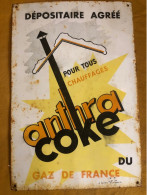 Plaque Tôle Publicitaire Ancienne Charbon Coke Anthra D’après Elvinger - Targhe In Lamiera (a Partire Dal 1961)