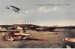 ISTRES - Aviation - Aéros Sur La Piste - Très Bon état - Istres