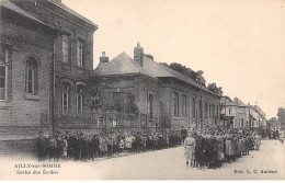 AILLY SUR SOMME - Sortie Des Ecoles - Très Bon état - Ailly Sur Noye