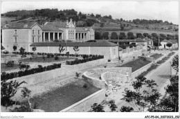 AFCP5-84-0553 - CADENET - Vaucluse - Le Groupe Scolaire Et Les Jardins Publics - Cadenet