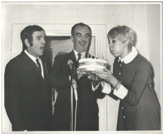 C1118/ Barbara Ruskin 25. Geburtstag UK Singer   Foto 25 X 21 Cm 1967 - Autres & Non Classés