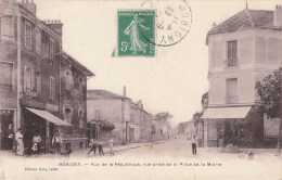 Bobigny Rue De Republique Vue Prise De La Place De La Mairie - Bobigny