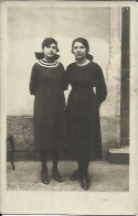 CPA Photo De TARARE - Deux Femmes (Etienne, Photo). - Tarare
