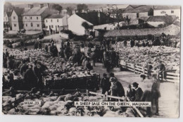 Malham Yorkshire A Ship Sale On The Green Marché Aux Moutons - Altri & Non Classificati