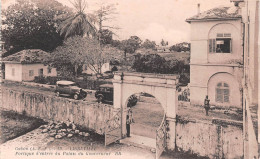 GABON LIBREVILLE Le Portique D'entrée Du Palais Du Gouverneur N° 5 \ML4017 - Gabun