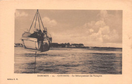 BENIN DAHOMEY COTONOU Débarquement Des Passagers Au Warf Wharf Carte Vierge Non Voyagé (Scans R/V) N° 48 \ML4056 - Dahomey