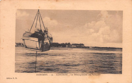 BENIN DAHOMEY COTONOU Débarquement Des Passagers Au Warf Wharf Carte Vierge Non Voyagé (Scans R/V) N° 50 \ML4056 - Dahomey
