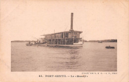 GABON CAP LOPEZ Port Gentil Le MANDJI Bateau Vapeur à Aube Carte Vierge Non Circulé (Scans R/V) N° 31 \ML4055 - Gabun