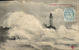 CPA Phare Le Treport Tempete Et Ouragan - Lighthouses