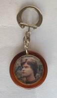 RARE PORTE CLES - ORTF THIERRY LA FRONDE - Thierry Cadre Marro, Fond Feuillage - Autres & Non Classés