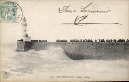 CPA Phare Le Treport Gros Temps - Lighthouses