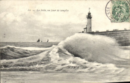 CPA La Jetee Un Jour De Tempete Phare Seine Maritime - Lighthouses