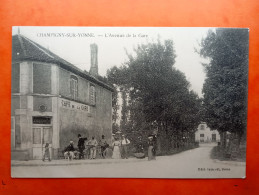 CPA (89)  CHAMPIGNY SUR YONNE. L'Avenue De La Gare. Café De La Gare.      ( Bt13.A.1227) - Champigny