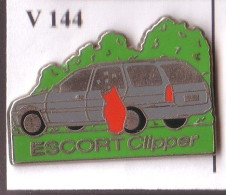 V144  Pin's  FORD ESCORT CLIPPER CLUB DE GOLF ? Achat Immédiat - Golf