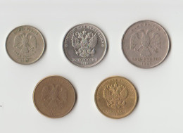 Lot 5 Pièces De 1, 2, 5 Et 10 Roubles - 2007 - 2018 - 1998 - 2012 - 2018 - Russie