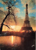 PARIS - LA TOUR EIFFEL ET LES BORDS DE LA SEINE - Tour Eiffel