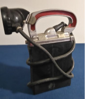 Lampe électrique De Mineur Des Houillères Du Bassin Du Nord-Pas De Calais Des Années 1950 - Autres & Non Classés