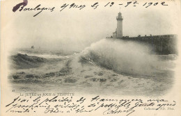CPA La Jetee Un Jour De Tempete Phare - Lighthouses