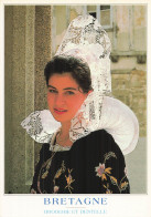 29 FOUESNANT JEUNE FILLE EN COSTUME - Fouesnant