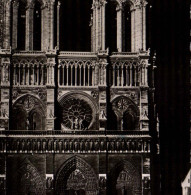 Paris La Nuit CPM Notre DAme De Paris Illuminee - Arrondissement: 04