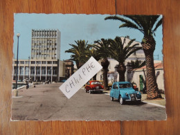 LA SEYNE SUR MER - L HOTEL DE VILLE - AUTOMOBILES DE TOURISME ANNEES 1950 1960 - 2 CV ET DAUPHINE - TRES BON ETAT - La Seyne-sur-Mer