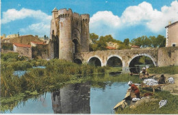 D 79. PARTHENAY. TOUR ST JACQUES . LAVANDIERES. CARTE ECRITE - Parthenay