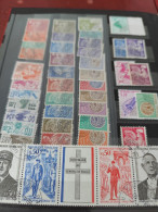 Vrac De Timbres Oblitérés Et Neufs - Vrac (max 999 Timbres)