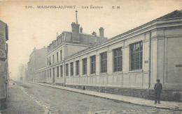 CPA 94 Val De Marne > Maisons Alfort Les Ecoles - Maisons Alfort