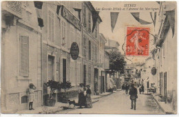 13 ISTRES  Les Grands Hôtels Et L'Avenue Des Martigues - Istres