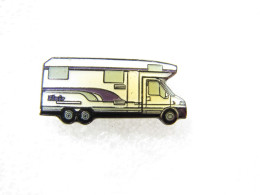 PIN'S   CAMPING CAR MOBIL HOME NIESMANN BISCHOFF FLAIR - Autres & Non Classés