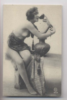 FEMME SEINS NUS - Pin-Up - L'Orientale - Animée - Reproduction De Carte Postale Ancienne - Pin-Ups