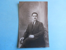 78 - HOUILLES - Carte Photo - Un Homme - Photo L. Ryckman - Houilles