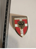 MILITARIA INSIGNE 1er REGIMENT D'INFANTERIE ON NE RELEVE PAS PICARDIE /ARTHUS BERTRAND - Army