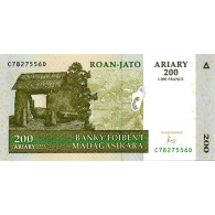 MADAGASCAR - PICK 87 B - 200 ARIARY - 2004 - SIGN 6 - Madagascar