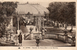 DER	88	11	VITTEL	Escalier Du Grand Hôtel Et Les Galeries	14	Circulée 	1937 - Vittel