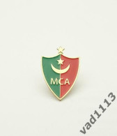 Badge Pin Football Clubs CAF – Confederation Of African Football   " MC Alger "  ALGERIA - Calcio