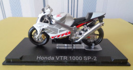 Moto Honda VTR 1000 SP 2 Réf 463 - Motorcycles