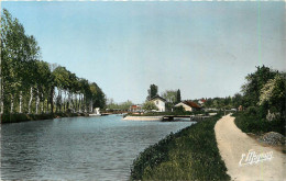 46079 - CHATILLON COLIGNY - CPSM - LES BORDS DU CANAL / LE PONT TOURNANT SUR LE VIEUX CANAL CONSTRUIT AU DEBUT DU XVII E - Chatillon Coligny