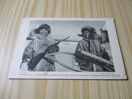 CPA Alaska (Etats-Unis).Deux Jeunes Esquimaux Catéchisés Par Les Pères Jésuites Rentrent Joyeux De La Pêche. - Andere & Zonder Classificatie