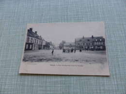 C-5569 , CPA ,Droué, Place Du Marché Et Rue Saint-Nicolas - Droue