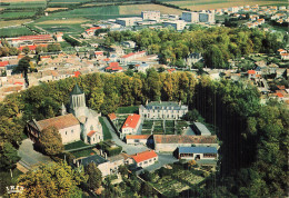 17 SURGERES - Surgères
