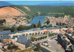 8 FUMAY PLACE ARISTIDE BRIAND - Fumay