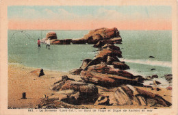 44 LA BERNERIE LA PLAGE ET LA DIGUE DE ROCHERS EN MER - La Bernerie-en-Retz