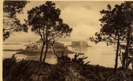 29023 01 01 #1 - CARANTEC - LE CHÂTEAU DU TAUREAU ET L'ÎLE LOUET - Carantec